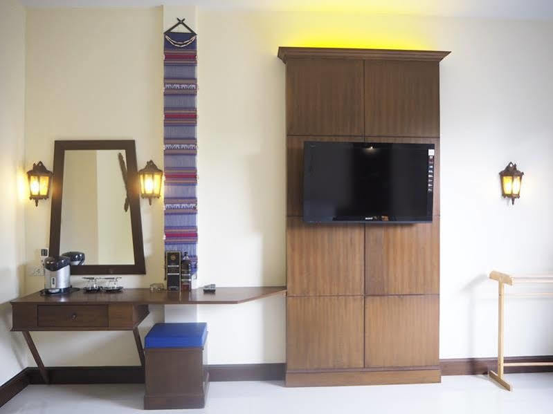 Jr Siam Kata Resort Ngoại thất bức ảnh